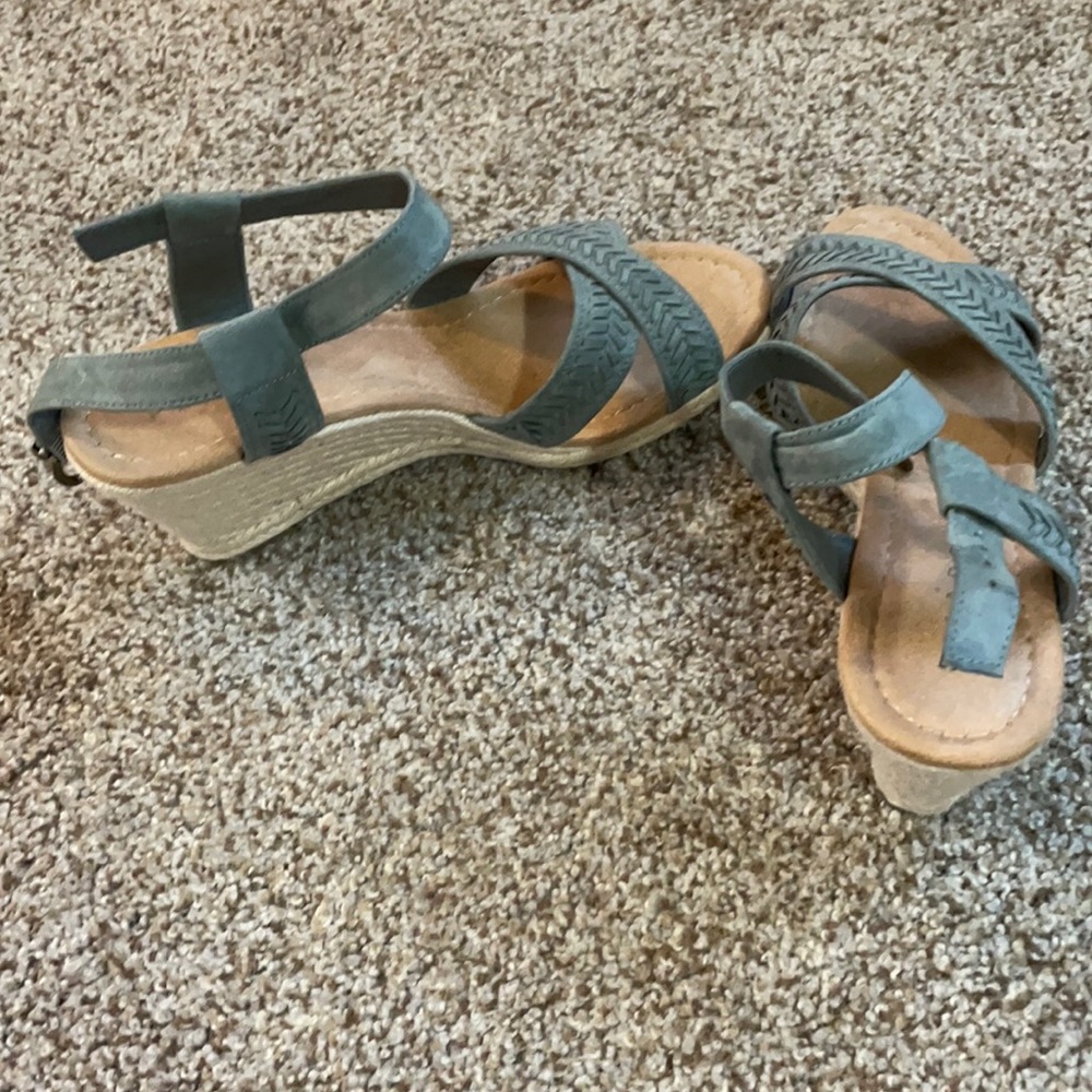 Summer wedges worn once